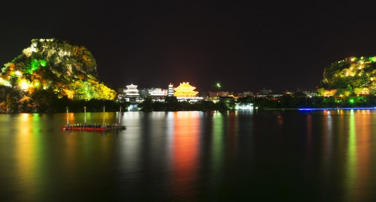山体泛光灯效果