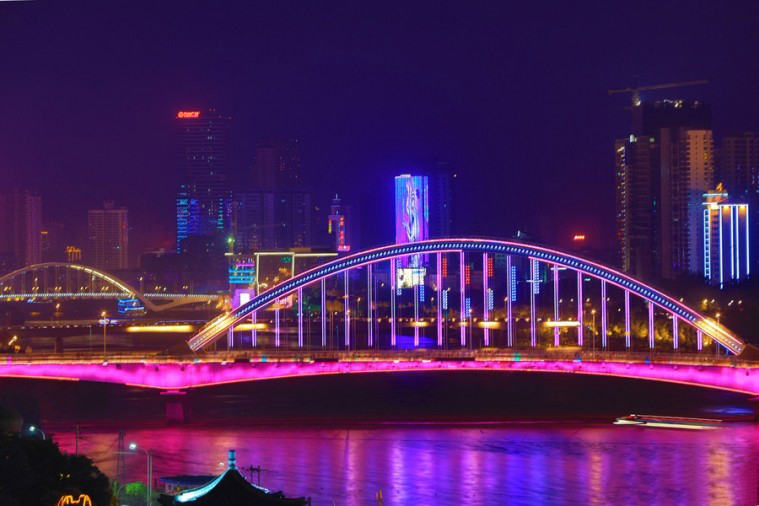 桥梁线条灯效果实景